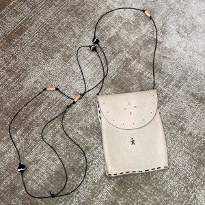 100% AUTHENTIC Henry Beguelin white mini leather bag with hand-sewn stitching